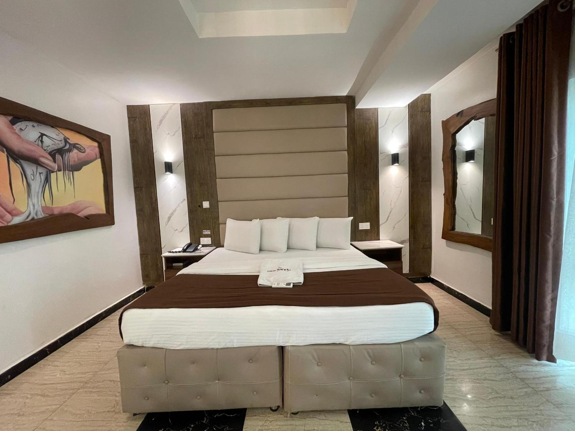 Presken Hotel At International Airport Road Ikeja Exterior foto